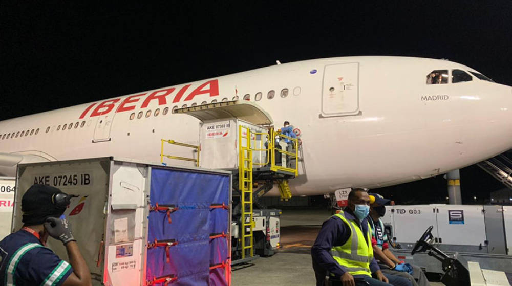 Aterrizan en Rep&uacute;blica Dominicana las primeras vacunas con Iberia