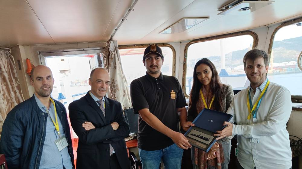 El “AIPP Gold” hace su primera escala en Barcelona en su servicio para One Ocean