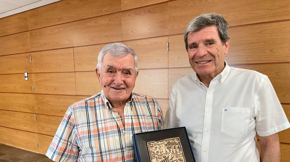 La AP de Valencia homenajea a Ximo López, uno de los últimos “Mestres d’Aixà”