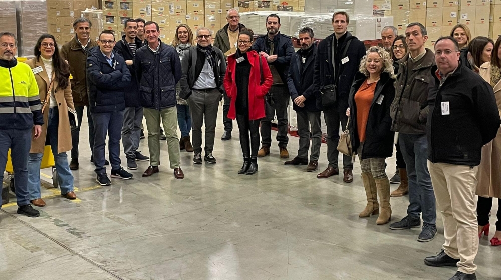 Aza Logistics recibe la visita de los socios de AVIA en Sagunto