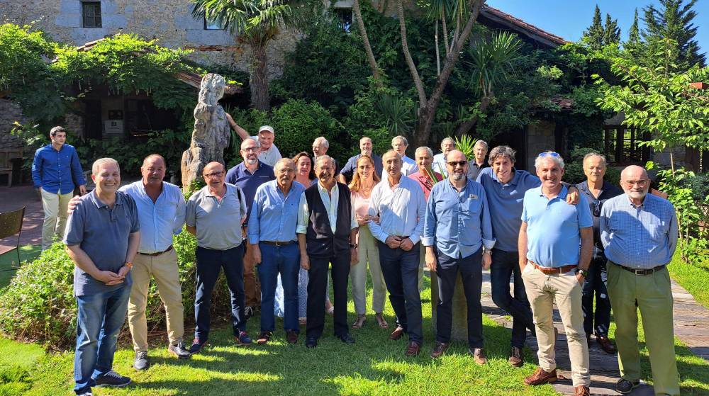 El Propeller Club del País Vasco brinda por José Luis Trueba en su encuentro de verano