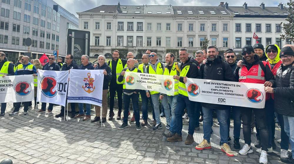 Los estibadores europeos protestan contra las políticas portuarias de la Comisión Europea
