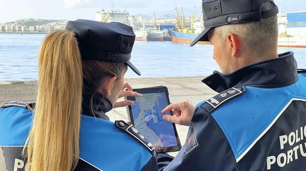 La Policía Portuaria de Las Palmas incorpora tabletas a su equipamiento de patrulla