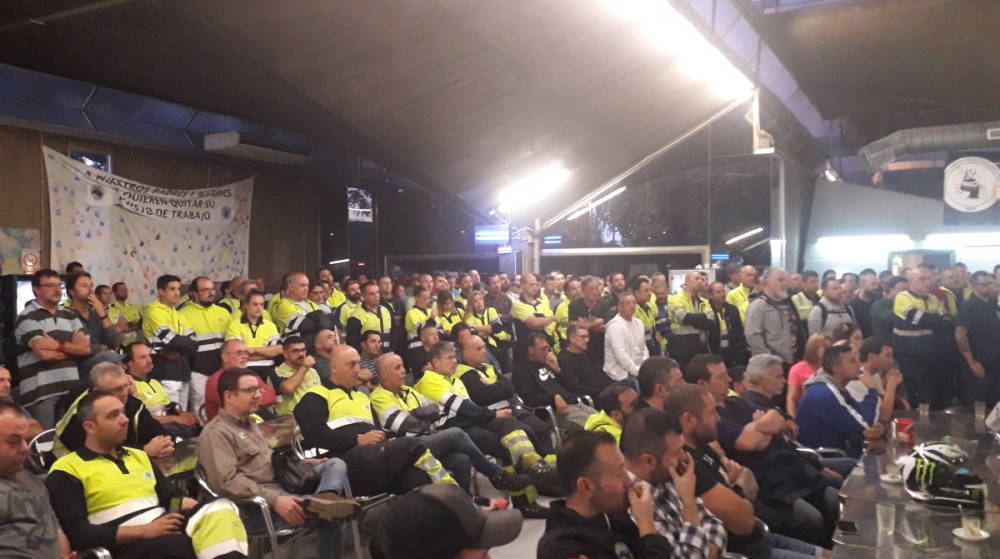 Los estibadores se suman a la huelga general convocada el viernes en Catalunya