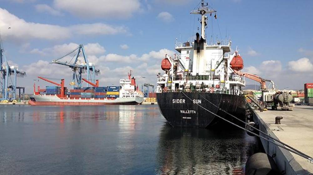 El sector de la estiba del Puerto de Alicante sella un acuerdo para mantener el CPE