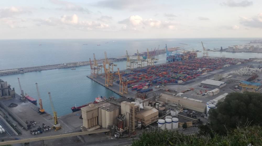 El tr&aacute;fico de contenedores del Port de Barcelona crece un 31,1% hasta agosto