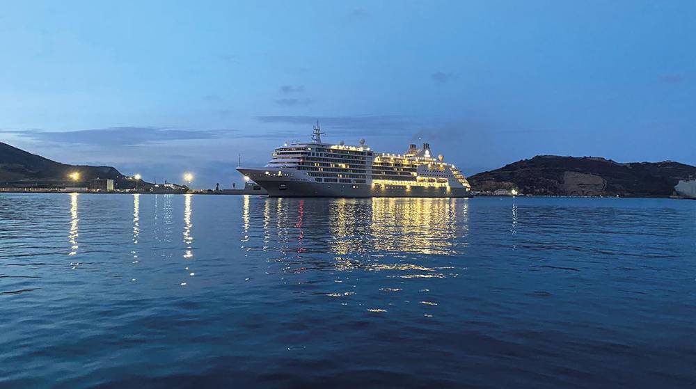 El “Silver Moon” estrena la temporada alta de crucero del Puerto de Cartagena