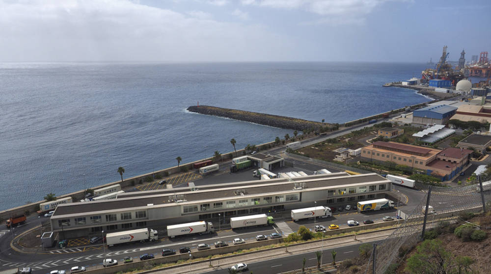 La solidaridad del equipo de Docks re&uacute;ne 6 t de ayuda para La Palma