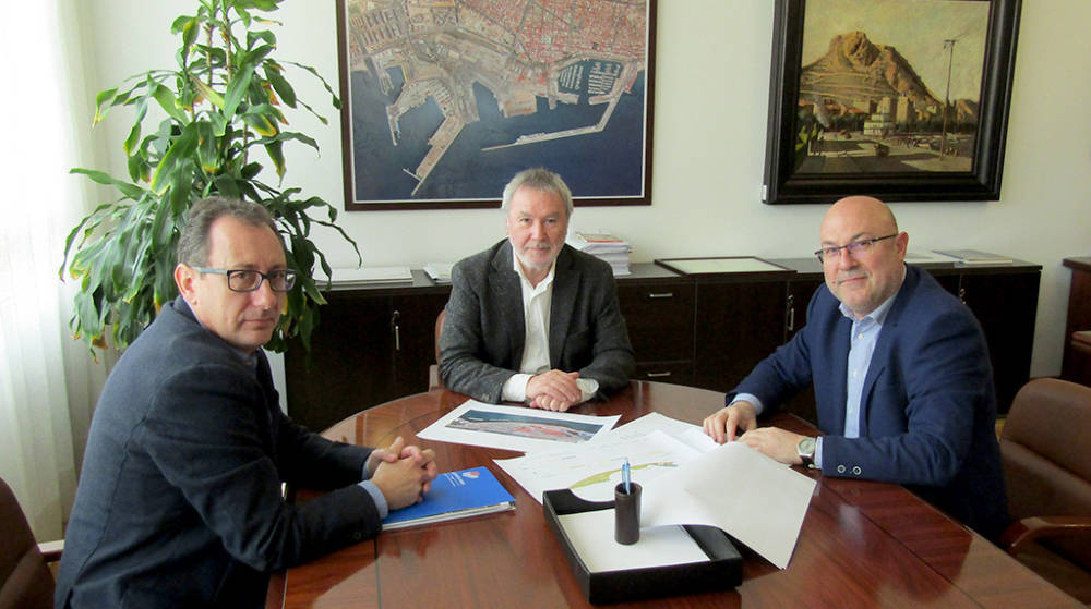Gisbert presenta los proyectos del Puerto de Alicante al director general de Puertos &nbsp;