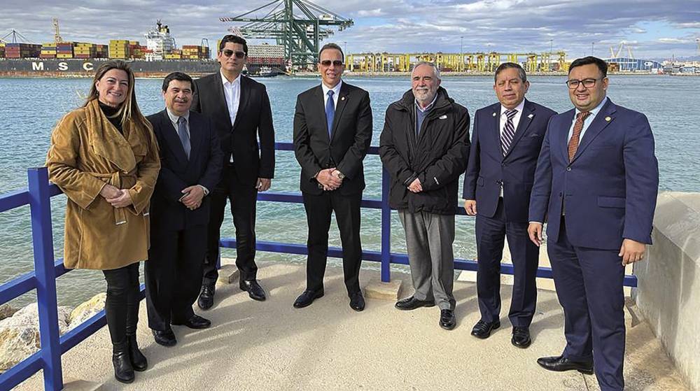 Los ministros de Economía y Finanzas de Guatemala visitan el Puerto de Valencia