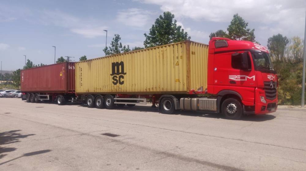REM Transports suma un duotrailer a su flota en el puerto de Valencia
