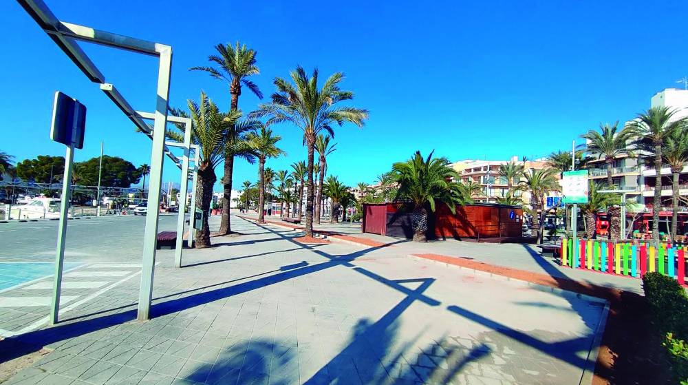 AP Baleares remodela el paseo marítimo del puerto de Alcúdia