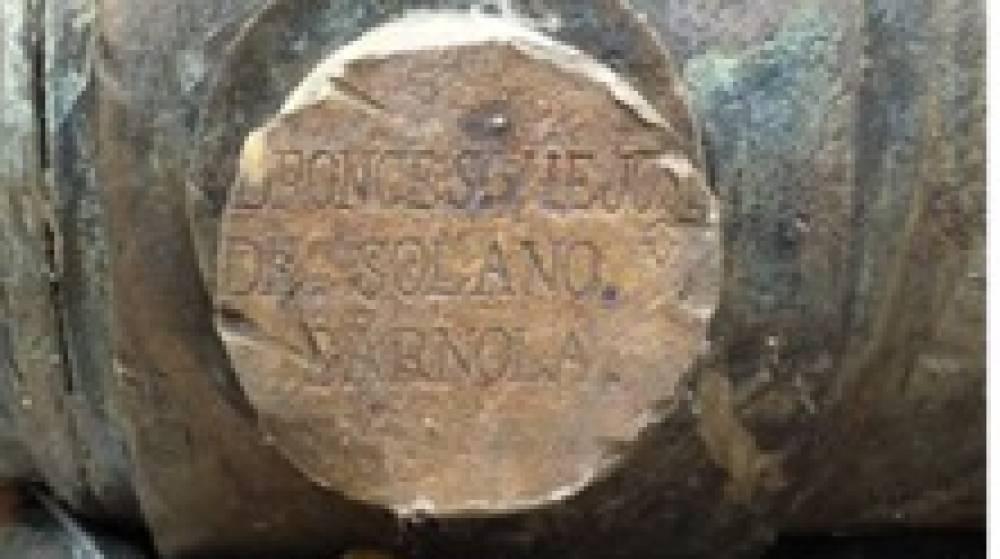 El Puerto de C&aacute;diz descubre un ob&uacute;s de bronce de 1801 durante unas labores de mantenimiento