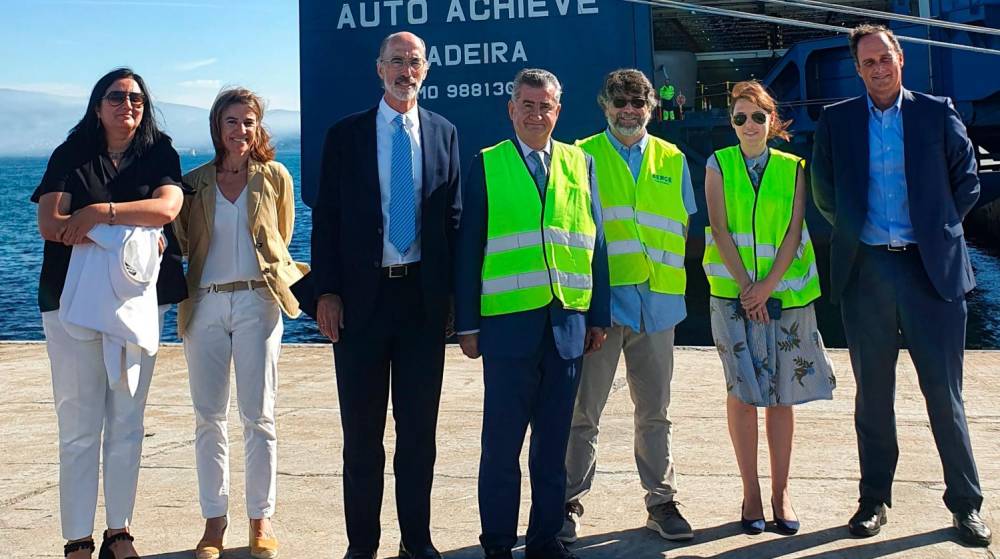 El “Auto Achieve” de UECC realiza su escala inaural en el Puerto de Vigo