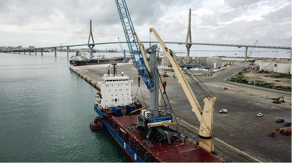Estibadora Gaditana adquiere una nueva grúa móvil para el Puerto de Cádiz