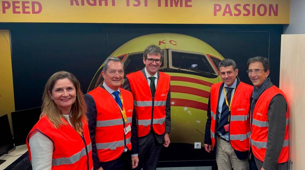 El alcalde de Vitoria-Gasteiz visita el hub de DHL Express en Foronda