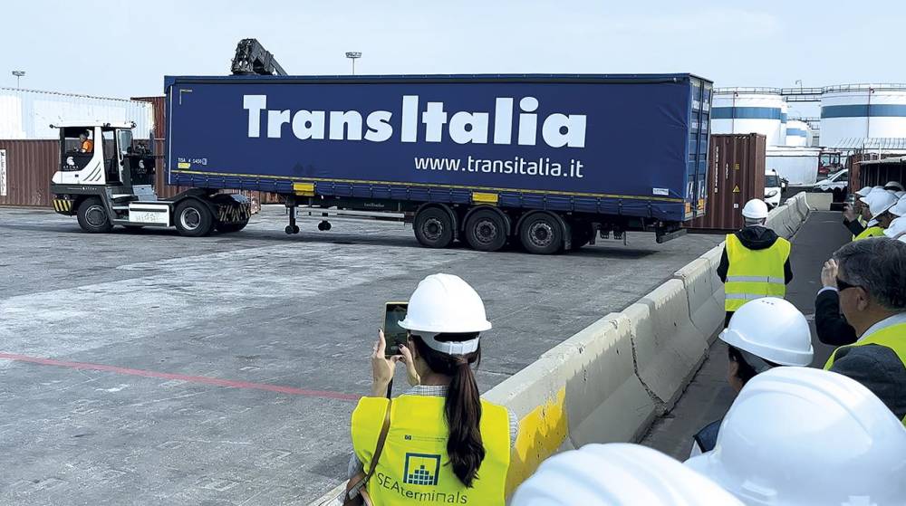Valencia, primer puerto del mundo en operar con camiones propulsados por hidrógeno