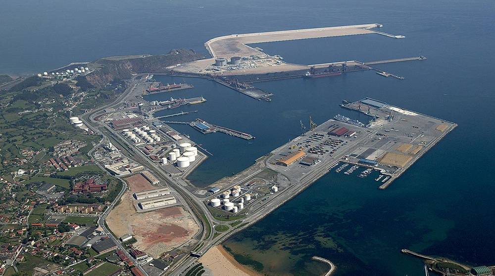 Transportes dirige un simulacro de contaminación marítima en Gijón