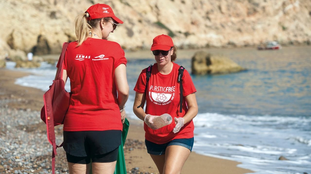 Armas Trasmediterránea rescata 1.500 kilos de residuos del fondo marino de Melilla