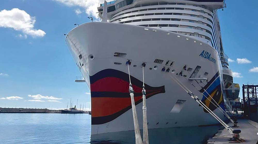 El crucero “AIDAcosma” escala por primera vez en Santa Cruz de Tenerife