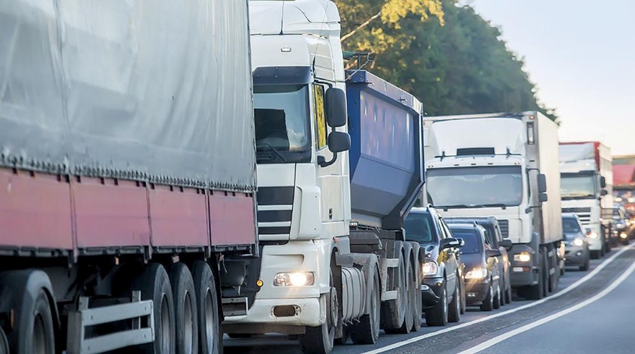 Las asociaciones de transporte madrileñas han convocado una marcha lenta para el lunes 30 de octubre.