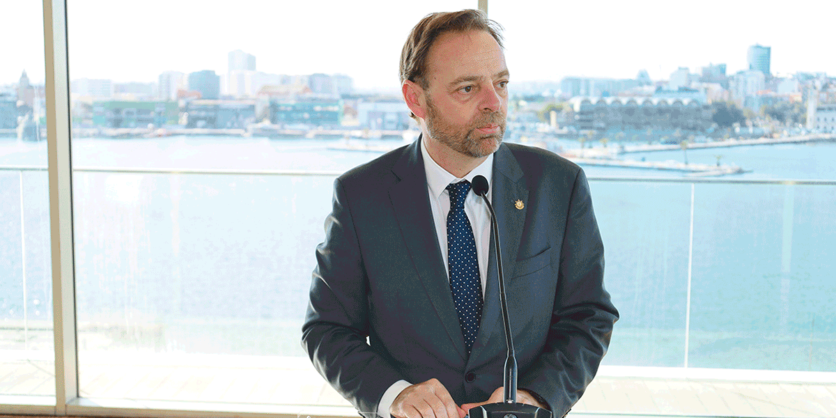 Carbonell insta a aumentar la cooperación entre Valenciaport y Port de Barcelona