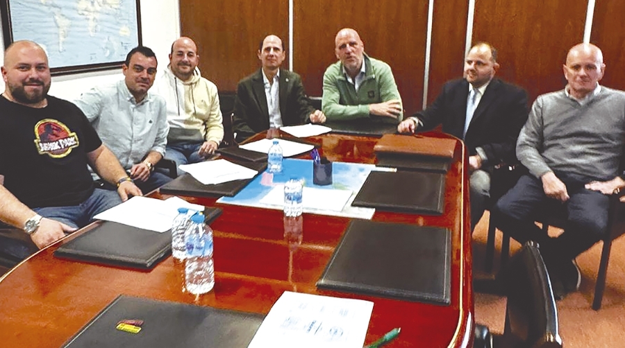 La estiba del Puerto de Gijón firma su nuevo convenio colectivo