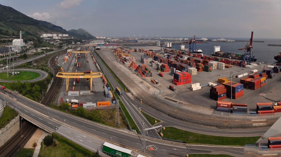 Uniport aplaude la inclusión del término “transporte intermodal” en la aprobación de las 44 toneladas