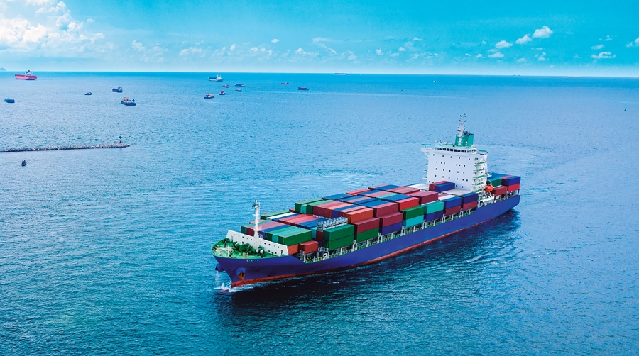 La industria del transporte marítimo ha invertido ya más de 150.000 millones de dólares en la descarbonización pero necesita el suministro de nuevos combustibles que cumplan con la normativa.