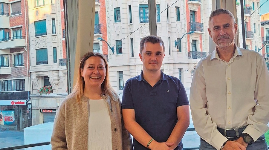 Desde la izquierda: Marta Alonso, de Chartering; Jon Irasuegui, de Procurement, y José Luis Negrete, de Comercial.