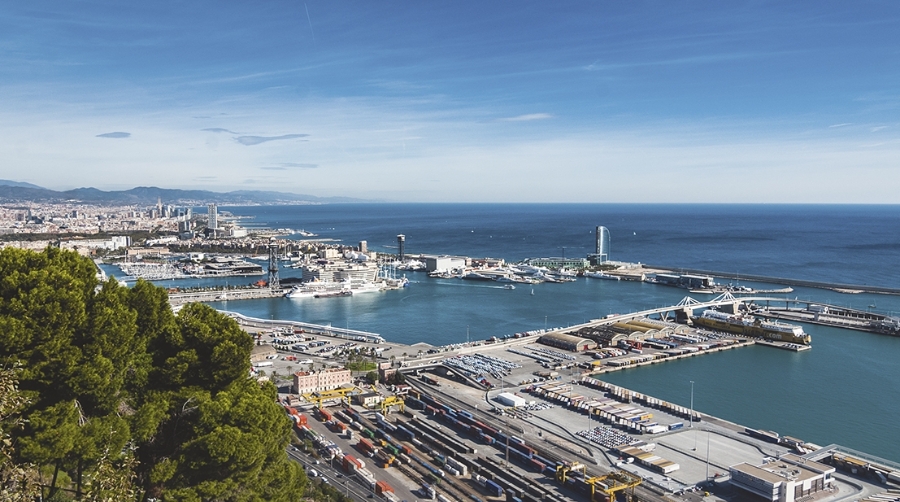 Este 2025, la Comunidad Portuaria de Barcelona celebra un hito muy especial: el 20.º aniversario de la campaña Contenedor Solidario.