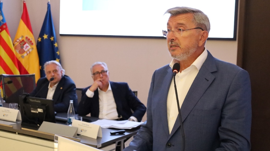 Carlos Prades, reelegido como presidente de la FVET
