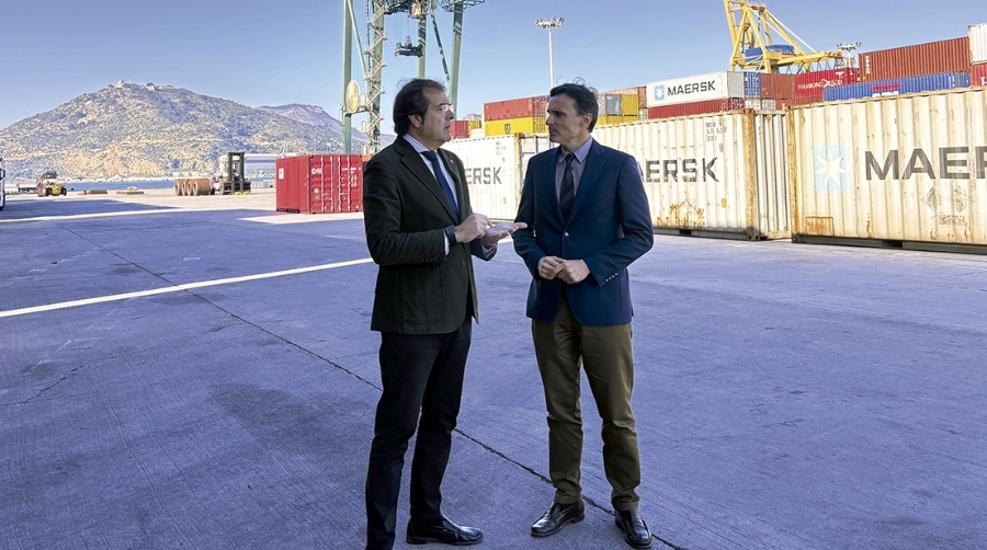 El presidente de la Autoridad Portuaria de Cartagena, Pedro Pablo Hernández, y el consejero de Fomento de la Región de Murcia, Jorge García Montoro.