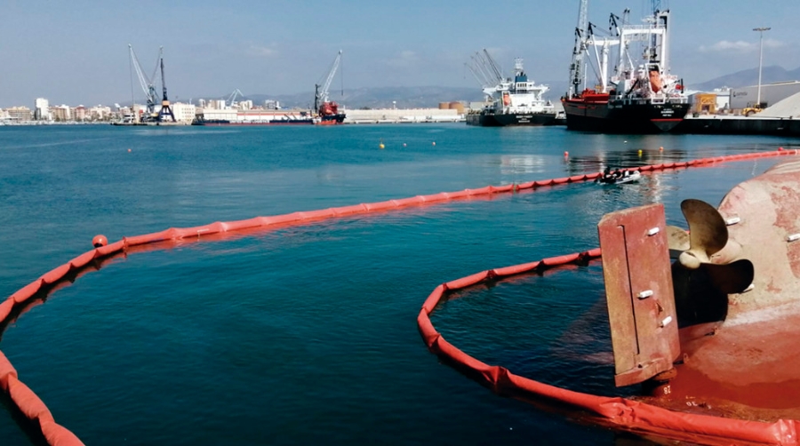 Siete empresas optan a la remoci&oacute;n del buque accidentado en el puerto de Castell&oacute;n