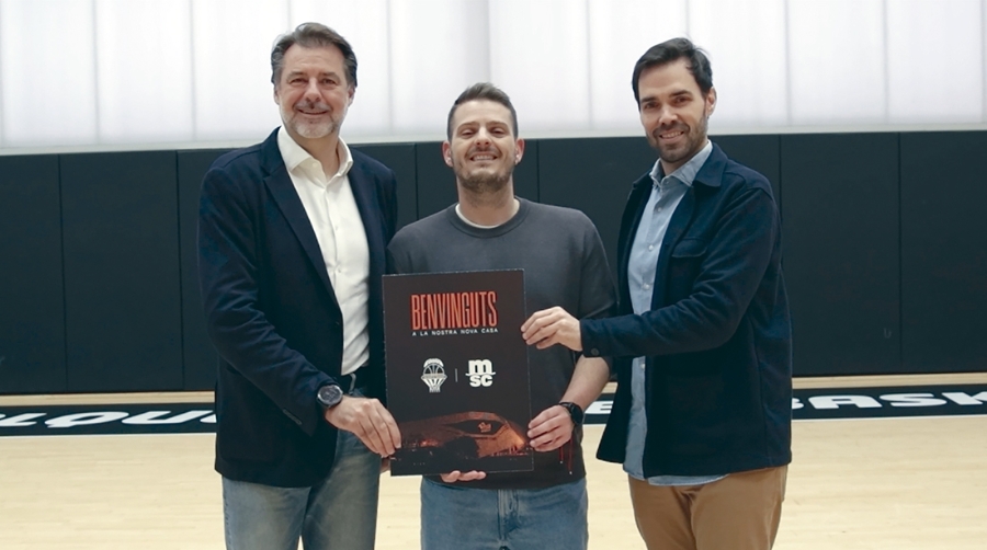 Ignacio Ballester, subdirector general de MSC España; Alberto Dolz, entrenador del Club Deportivo Aderes de Burjassot y Enric Carbonell, director general de Valencia Basket.