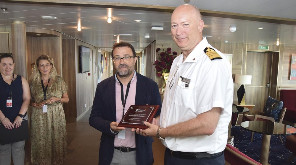 Holland America Line refuerza su apuesta por Valencia con la escala del “Seabourn Pursuit”