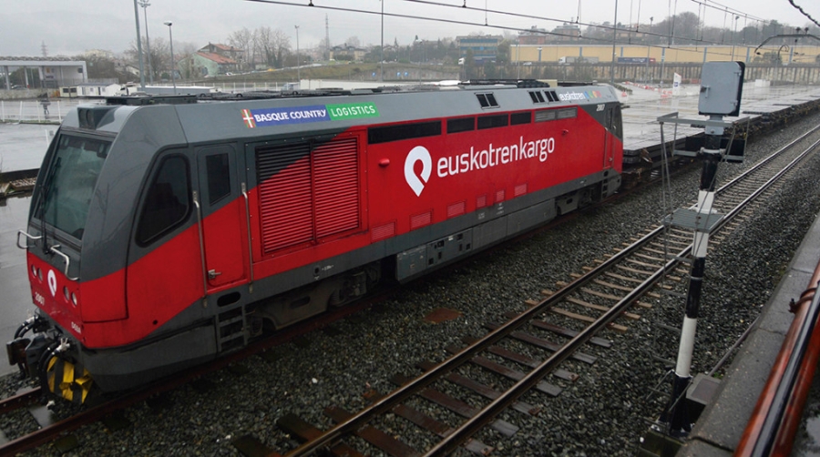 Euskotren y Algeposa ponen en marcha un tren diario entre Pasaia y Durango para sider&uacute;rgicos