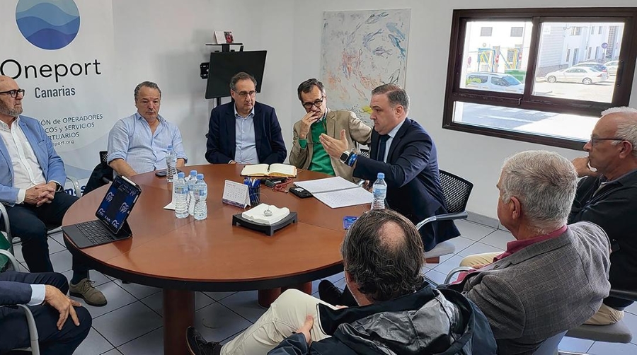 El encuentro abordó los retos que tiene por delante el puerto de Las Palmas.