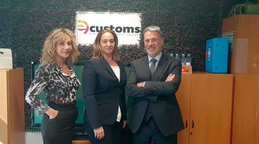 Nieves Lucena, Account Manager de Bytemaster; Cristina Martin, CEO en e-Customs; y Xavier Camps, director general en Bytemaster.