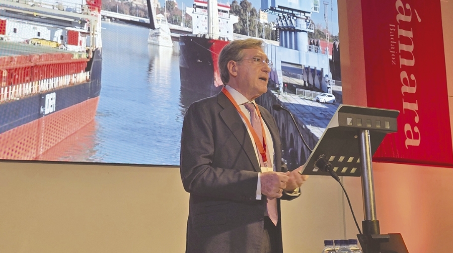 “El éxito de la logística pasa por tener unas infraestructuras adecuadas”, ha subrayado el presidente de la Autoridad Portuaria de Sevilla, Rafael Carmona.