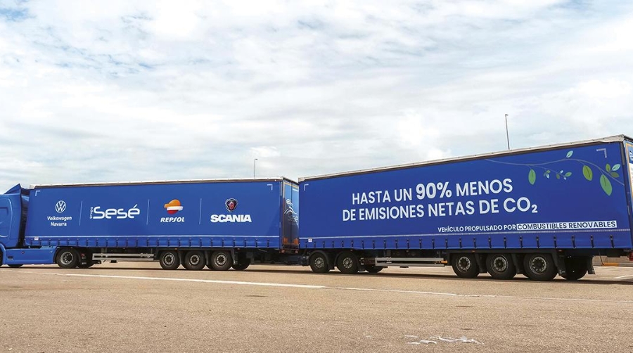 Sesé, Repsol, Volkswagen Navarra y Scania lanzan el primer duotráiler de combustible renovable