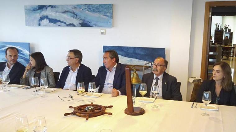 El presidente de PortCastelló abogó ante el Propeller Club de Castellón por reforzar los lazos con la comunidad logístico-portuaria.