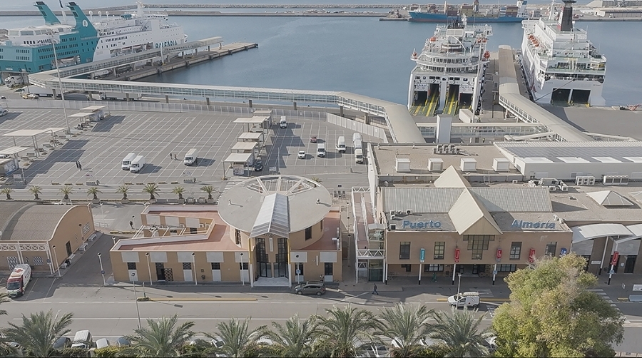 Los trabajos en la Estación Marítima del Puerto de Almería tienen como objetivo lograr una mayor eficiencia energética del edificio.