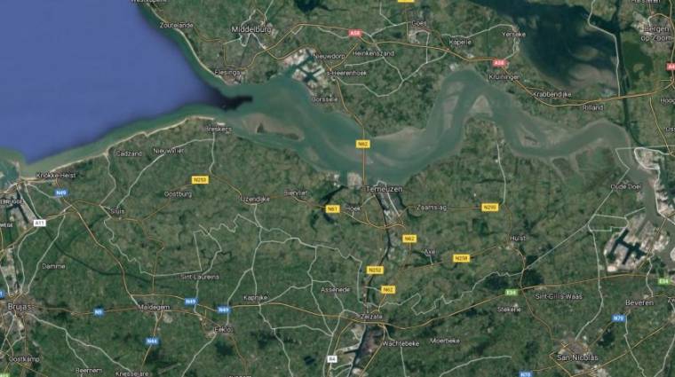 Apenas 100 kil&oacute;metros, poco m&aacute;s de una hora en coche, separan los puertos de Amberes y Zeebrugge.