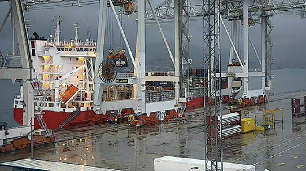 El Puerto de Vigo recupera el tr&aacute;fico de fruta con la descarga del &ldquo;Wilhelm&rdquo; de CMA CGM