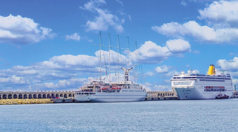 <b>España, puerto a puerto</b>