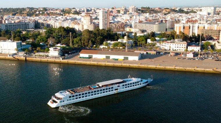 “La Belle de Cadix”.