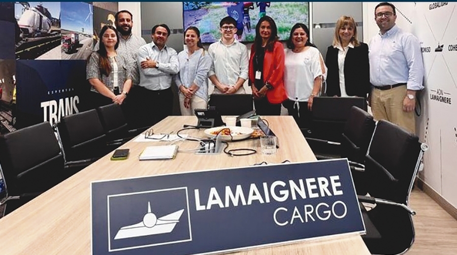 La visita no solo incluyó conversaciones sobre proyectos actuales, sino también la planificación de nuevas oportunidades comerciales.