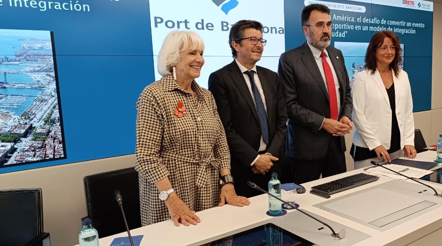 Teófila Martínez, presidenta de RETE; Álvaro Rodríguez Dapena, presidente de Puertos del Estado; Lluís Salvadó, presidente del Port de Barcelona, Lluís Salvadó; y Laia Bonet, primera teniente de alcalde del Ayuntamiento de Barcelona.