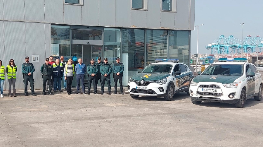 El simulacro ha contado con la colaboración del Centro de Control de Emergencias, Policía Portuaria, UAR y la Guardia Civil,